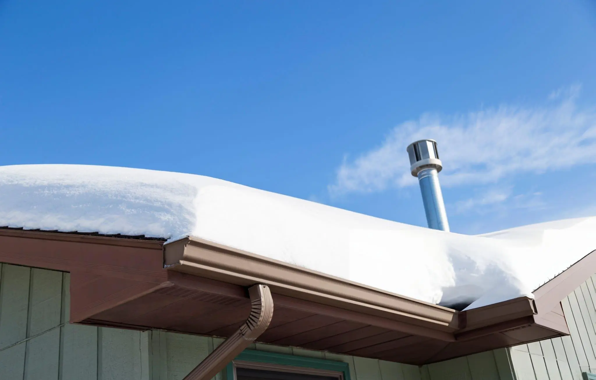 Ice Dam Prevention: How Heated Gutter Guards Protect Ontario Homes